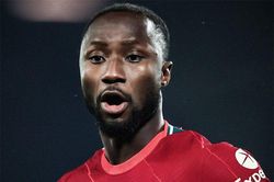 Tiền vệ Liverpool sút xa ghi bàn ở CAN 2021