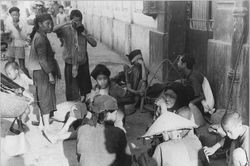Ảnh quý về đời thường ở chợ Đồng Xuân thập niên 1950