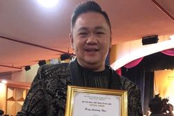 Minh Béo bất ngờ nhận giải thưởng hậu scandal ấu dâm, netizen phản ứng dữ dội