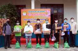 50 học sinh Đà Lạt nhận quà Tết của Hội Khuyến học tỉnh