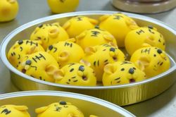 Bánh bao hình con hổ hút khách ở Trung Quốc