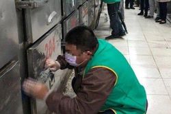Tài xế say xỉn ở Đài Loan bị phạt lau dọn nhà tang lễ