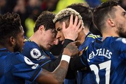 ĐIỂM NHẤN Brentford 1-3 MU: Sống lại hi vọng top 4. Bruno, De Gea quan trọng hơn Ronaldo
