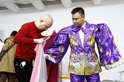 Hậu trường 'Táo quân 2022': NTK Đức Hùng chăm chút trang phục tỉ mỉ cho các Táo