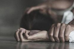 Sốc: Chồng bệnh hoạn rủ đồng nghiệp đến nhà cưỡng hiếp vợ