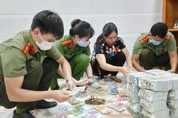 Bắt 6 đối tượng liên quan đường dây mua bán vàng lậu và USD
