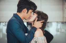 Sau 9 năm chung sống, chồng nhẫn tâm bỏ vợ con theo bồ trẻ