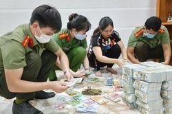 Khởi tố 6 đối tượng trong đường dây mua bán vàng lậu ở An Giang