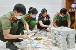 Khởi tố 6 đối tượng buôn lậu vàng và USD từ Campuchia về Việt Nam