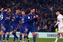 Cúp Nhà Vua Tây Ban Nha: Real ngược dòng vào tứ kết, Barca bị loại