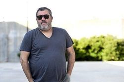 Tình trạng sức khỏe của 'siêu cò' Mino Raiola đang rất xấu