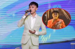 Giữa ồn ào rút khỏi show diễn, xuất hiện clip sân khấu trình diễn nhạc Tết của Hồ Văn Cường