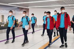 Tuyển Việt Nam đã tới Melbourne, chiều nay tập ngay