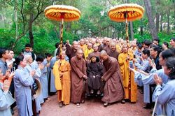 Xúc động Thiền sư Thích Nhất Hạnh trở về ngôi chùa đã xuất gia tu học năm 16 tuổi