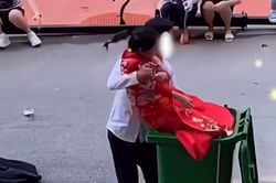 Khách ở lễ cưới vừa về, chú rể quăng thẳng cô dâu vào thùng rác, nguyên nhân khiến netizen tranh cãi