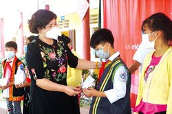 Đồng hành với phong trào khuyến học, khuyến tài