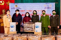 Chương trình 'Đông ấm cho em'