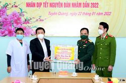 Đồng chí Nguyễn Xuân Thắng thăm lực lượng tuyến đầu phòng chống dịch bệnh Covid-19 tại Trung đoàn 247