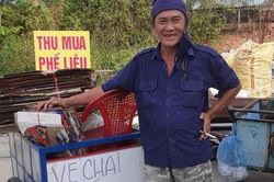 Nghệ sĩ Tiến Phước ở tuổi 62: Tôi không xấu hổ khi mua bán ve chai mưu sinh