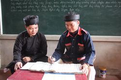 Người 'nặng lòng' với ngôn ngữ Nôm Dao