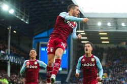 Aston Villa đả bại Everton để leo lên vị trí thứ 10 bảng xếp hạng