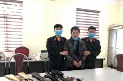 Bắt giữ kẻ truy nã đặc biệt nguy hiểm luôn kè kè 'vũ khí nóng'