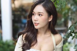 Y tá Ngọc 'Phố trong làng' chuộng váy áo khoe đường cong sexy