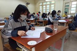 Hà Nội: Học sinh từ lớp 7 đến lớp 12 đi học trở lại từ ngày 8/2