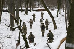 Vì sao Đức không chuyển vũ khí cho Ukraine như Anh và Mỹ