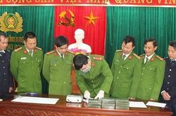 Đấu tranh, bóc gỡ 9 đường dây ma túy từ Lào vào nội địa