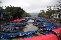 Dừng tổ chức lễ hội chùa Hương
