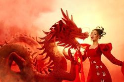 Bộ ảnh Tết Nhâm Dần cùng hình tượng rồng của Hoa hậu Khánh Vân
