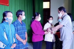 Phó Chủ tịch Quốc hội Trần Quang Phương đề nghị Quảng Ngãi chăm lo đời sống nhân dân trong dịp Tết