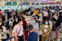 Bỏ test nhanh, khách không nên đến sân bay quá sớm tránh ùn tắc