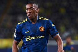 Martial chấp thuận giảm lương, gia nhập Sevilla trong ít giờ tới