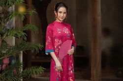 Thần thái đúng chuẩn dâu hào môn của phu nhân Phan Thành, chụp ảnh Tết thôi cũng toát lên mùi 'chanh sả'