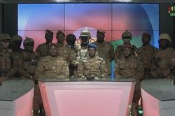 Quân đội bắt giữ Tổng thống Burkina Faso