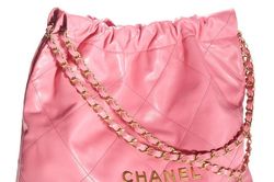 Chanel ra mắt chiếc túi mới cho năm 2022