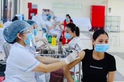 Thủ tướng yêu cầu triển khai chiến dịch tiêm chủng thần tốc mùa Xuân 2022
