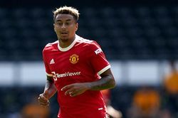 Lingard tức giận vì MU làm khó Newcastle
