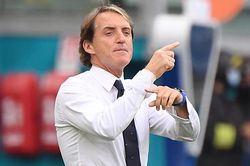 Chuyển nhượng 27/1: MU cân nhắc bổ nhiệm Mancini, Dembele 'quay xe' với Barca