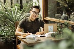 'Ở bên này thương nhớ', Lê Hoài Việt muốn truyền cảm hứng cho người ấp ủ ước mơ viết sách
