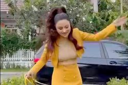 Vũ Thu Phương catwalk đường khó thì thần thái, đến chỗ vắng vẻ lại chao đảo suýt té