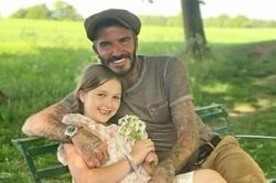 Ái nữ Harper mới ngày nào bé tí giờ đã có crush, David Beckham hậm hực 'dằn mặt' khiến netizen phì cười