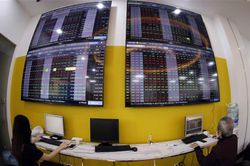 VN-Index tăng hơn 8 điểm trong phiên cuối cùng năm Tân Sửu