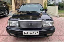 Toyota Crown Bộ trưởng biển 'ngũ quý 4' bán 800 triệu ở Quảng Ninh