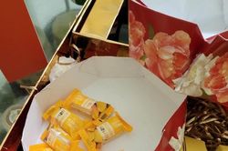 Dở khóc, dở cười chuyện mua giỏ quà Tết trên mạng