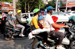 Người dân đổ về quê nghỉ Tết Nhâm Dần, đường phố Hà Nội ùn tắc cục bộ