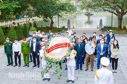 Thành phố Ninh Bình dâng hương tưởng niệm các Anh hùng liệt sỹ