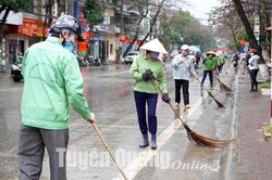 Những người làm đẹp phố phường ngày Xuân